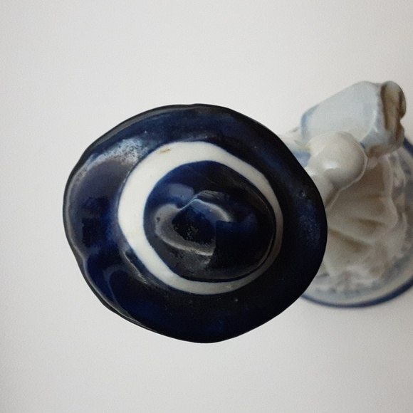 Vintage Porcelain Blue & White Lady 8.5" - Picture 5 of 10